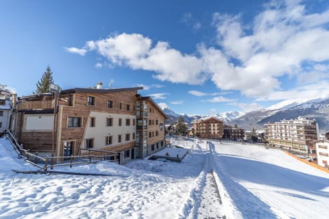 Property building, Day, Natural landscape, Winter, Mountain view