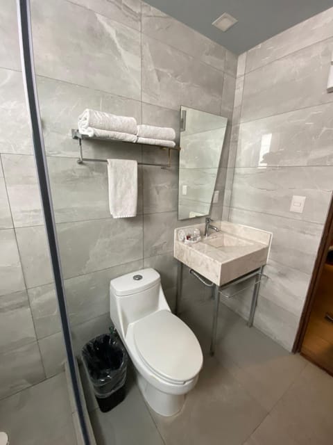 Shower, Bathroom, towels