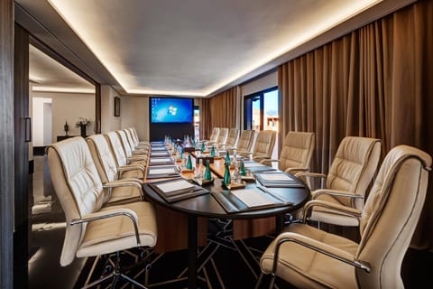 Meeting/conference room