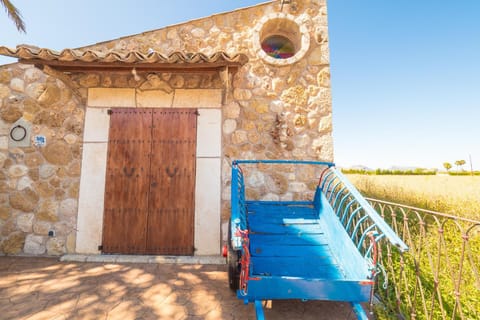 Can Cap de Bou by Alquilair Farm Stay in Raiguer