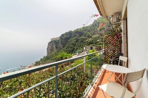 Amalfi Grace House - seaview Condo in Amalfi