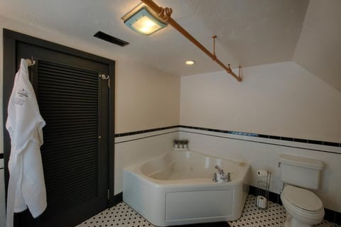 Shower, Hot Tub, Bathroom, Bath, towels