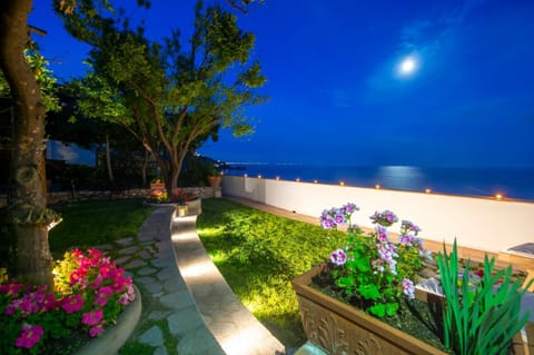 Garden, Sea view