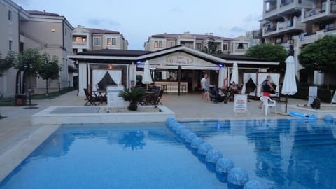 Lounge or bar, Swimming pool