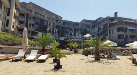Apartment Sand Lilies Condo in Burgas Province