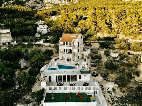 Villa Hills Condo in Makarska