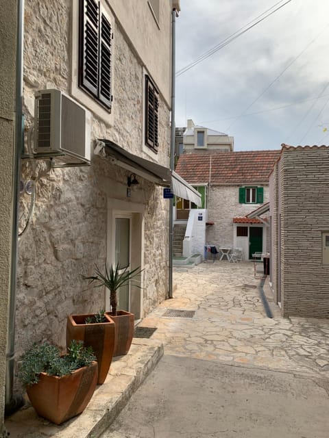 Property building, Neighbourhood, Street view