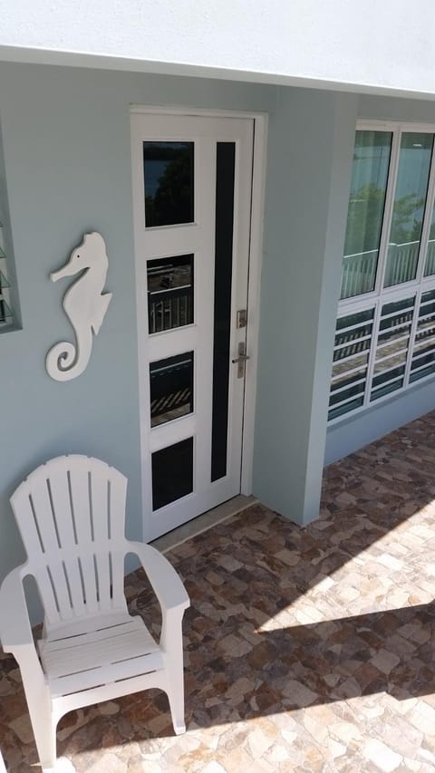 Island Charm Culebra Studios & Suites - Amazing Water views from all 3 apartments located in Culebra Puerto Rico! Chambre d’hôte in Culebra