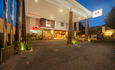 Swiss-Belexpress Kuta Legian Hotel in Kuta