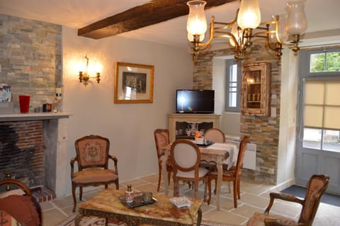 TV and multimedia, Dining area