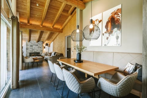 Living room, Dining area