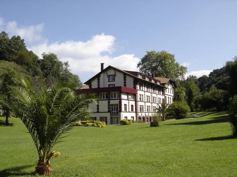 Facade/entrance, Garden view, Mountain view