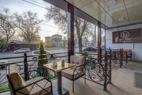 Facade/entrance, Balcony/Terrace, City view