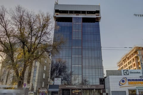 Property building, Facade/entrance