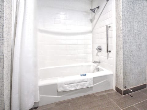 Holiday Inn Express & Suites Moore, an IHG Hotel Hotel in Oklahoma City