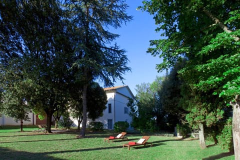 Facade/entrance, Garden