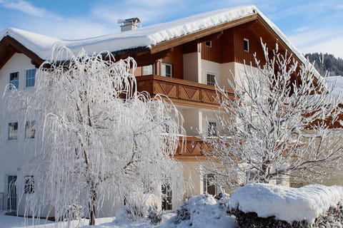 Property building, Facade/entrance, Winter