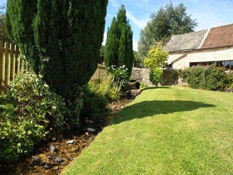 Hornshayne Farmhouse House in East Devon District