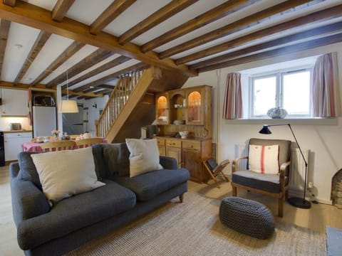 Whitcombe Cottage House in East Devon District