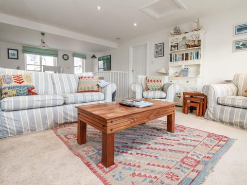 Pier Cottage House in St Mawes, TR2 5DG