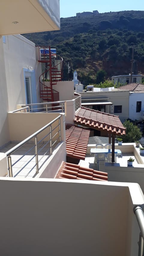 Balcony/Terrace, Mountain view