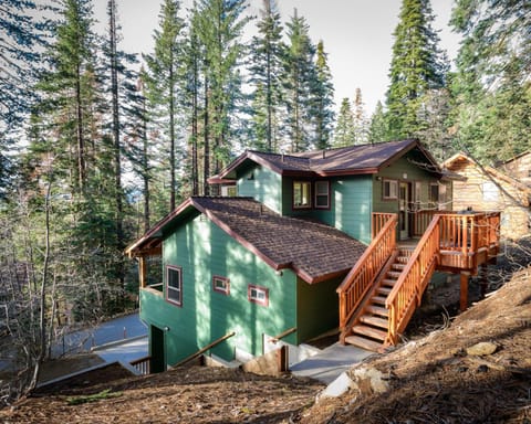 Chinquapin Retreat House in Tuolumne County