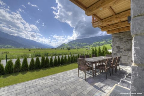 Facade/entrance, Day, Garden view, Mountain view