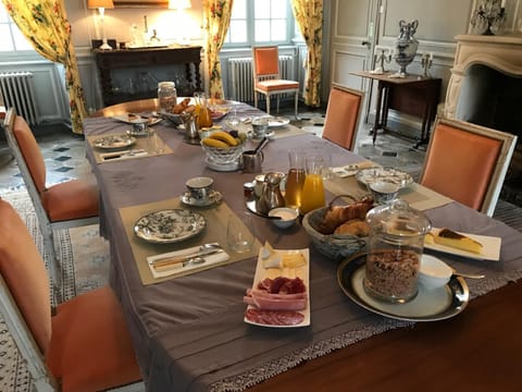 Le Château d'Asnières en Bessin Alojamiento y desayuno in Normandy