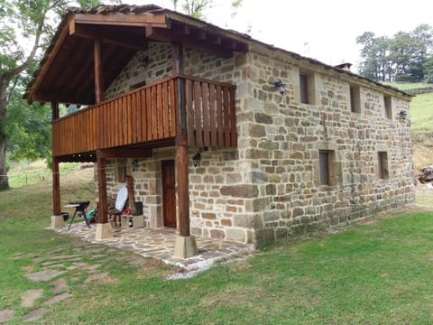 El Cerro House in Cantabria