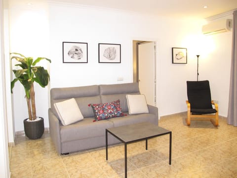 Apartamentos Romero Condo in Alicante