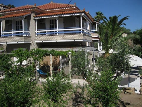 Property building, Day, Garden, View (from property/room), Balcony/Terrace