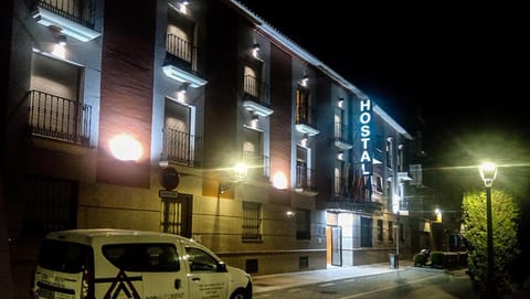 Hostal Plaza Mayor Alojamiento y desayuno in Torrejón de Ardoz
