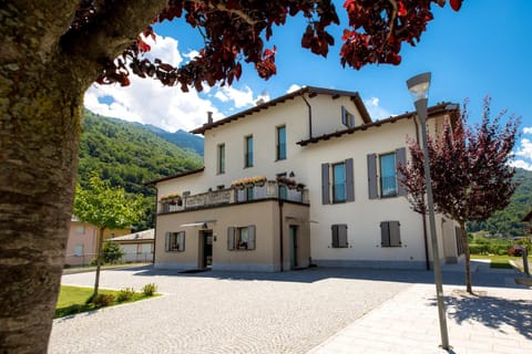 Property building, Facade/entrance