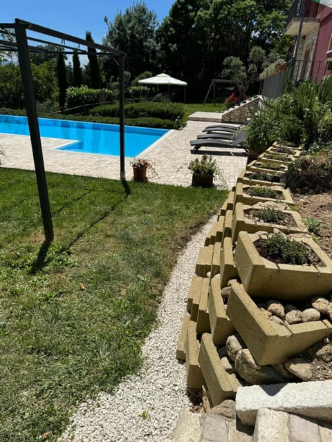 Garden, Swimming pool