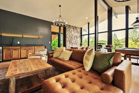 Living room, Seating area