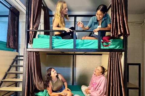 Bed, Bedroom, bunk bed