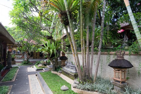 Decorative detail, On site, Garden view, Inner courtyard view