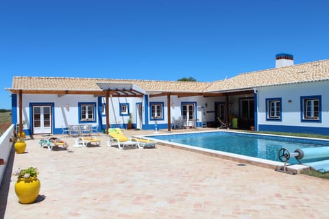 Balcony/Terrace, Pool view, Swimming pool