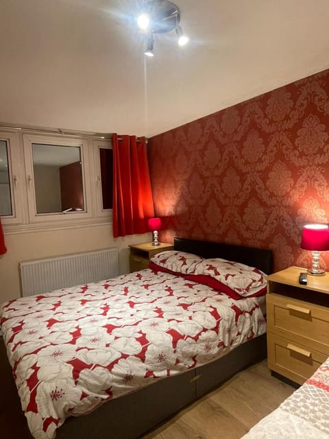 "Snooze Central" - Self Catering Apartments in Victoria Centre Shopping Centre - most Central Location next to Hilton Hotel on Milton Street - Cook as you would at Home - Apartments with up to 4 Beds - Outdoor Parking for Cars or Vans at five pounds a day Apartment in Nottingham