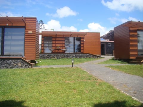 Property building, Day, Garden, Garden view