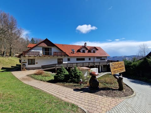 Property building, Day, Mountain view