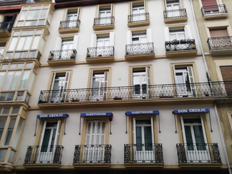 Don Cecilio Guesthouse (Centro) Bed and breakfast in San Sebastian