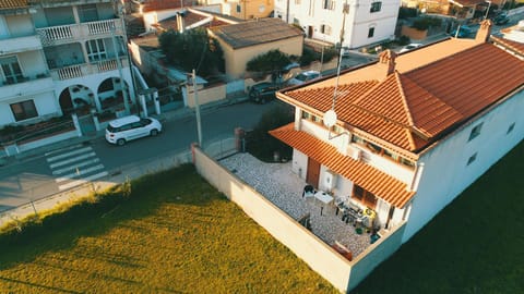 Property building, Bird's eye view, Garden, Balcony/Terrace