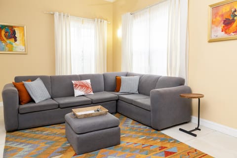 Choose To Be Happy at The Westbury - Two Bedroom Apartment Apartment in Kingston