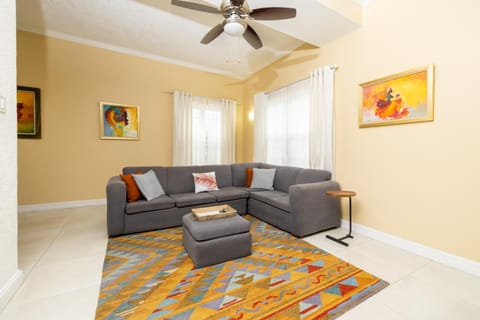 Choose To Be Happy at The Westbury - Two Bedroom Apartment Apartment in Kingston