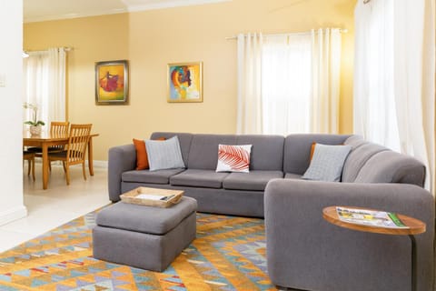 Choose To Be Happy at The Westbury - Two Bedroom Apartment Apartment in Kingston