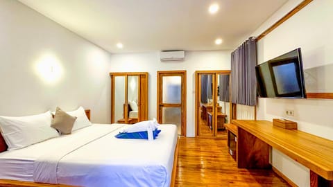 Serene Beach Villa Hotel in Pemenang