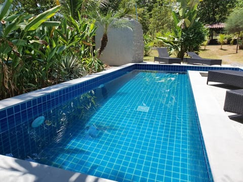 Twin Villas Apartment with Swimming Pool Condo in Ko Pha-ngan Sub-district