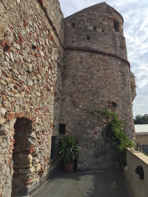 Al Castello Affittacamere Bed and Breakfast in Pietra Ligure