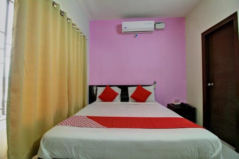 Manu Residency Near Ascendas Park Square Mall Hotel in Bengaluru